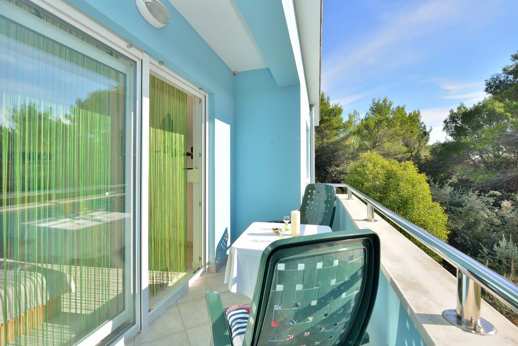 Sara Apartments Petrcane Room photo