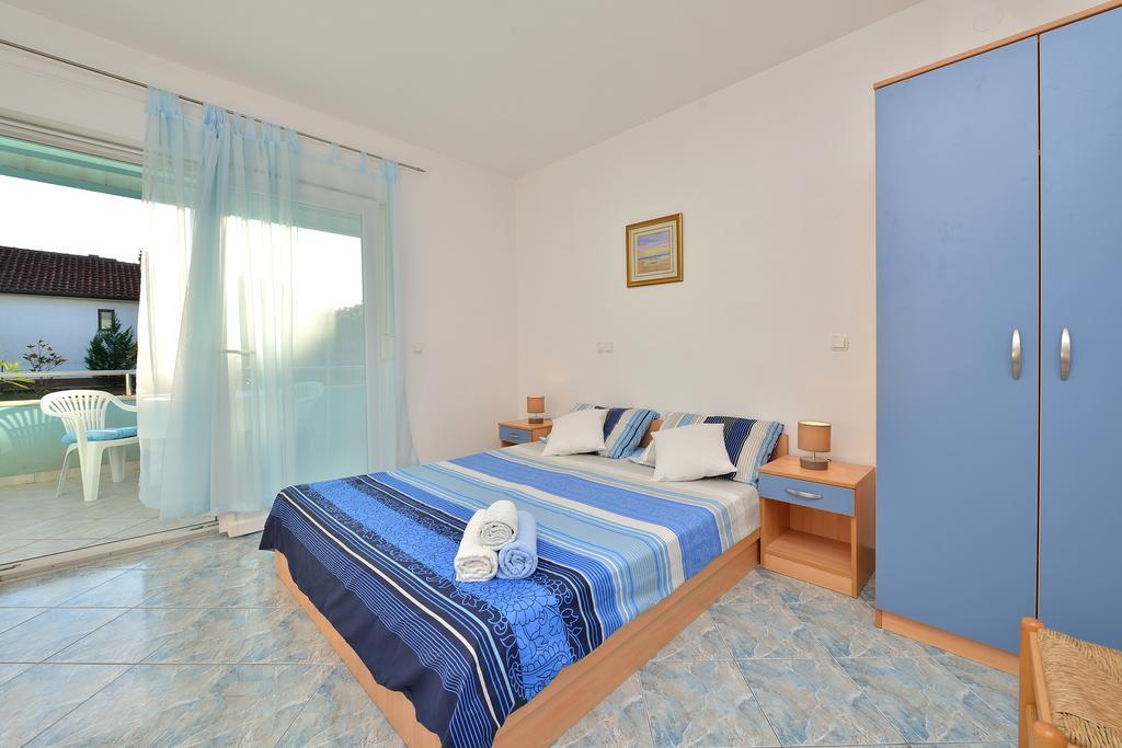 Sara Apartments Petrcane Room photo